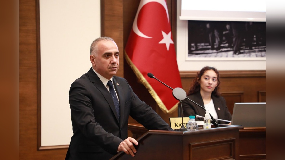 Büyükçekmece Belediye Başkanvekilliği CHP'li Ahmet Şahin'de