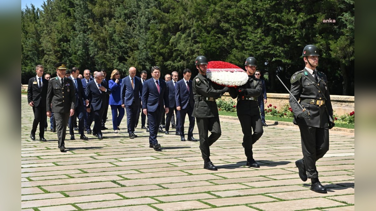 Adalet Bakanı Tunç: Anıtkabir'de adalet vurgusu