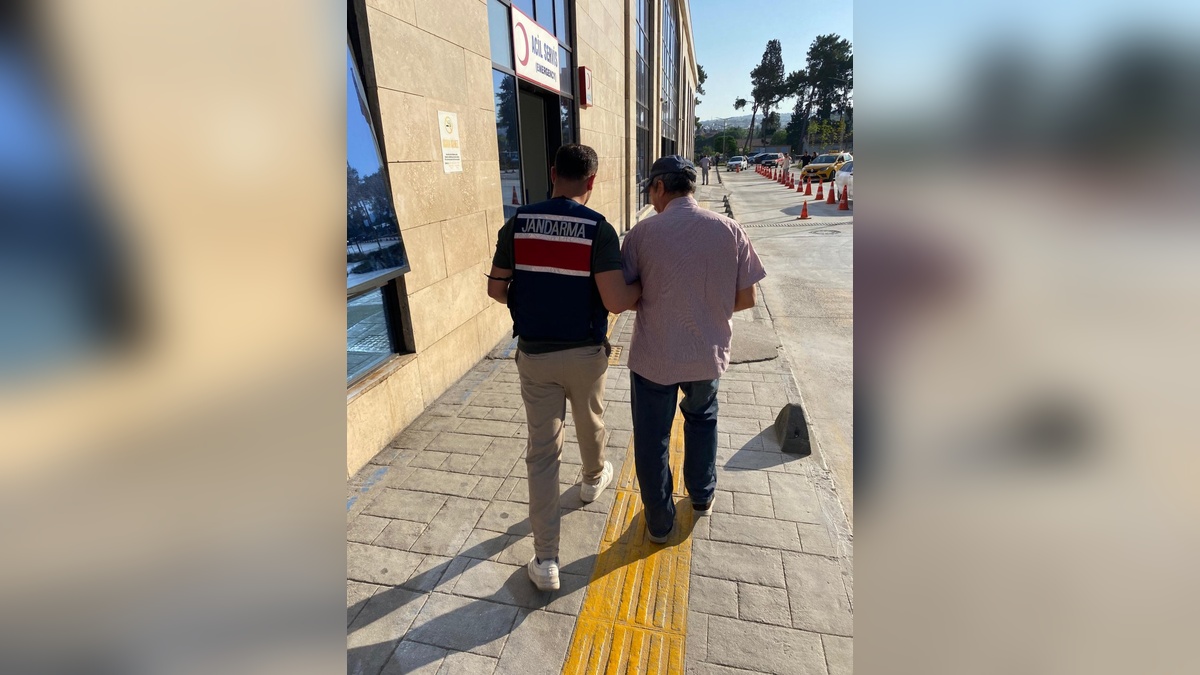 İzmir'de terör örgütü propagandası yapan 5 şüpheli gözaltında