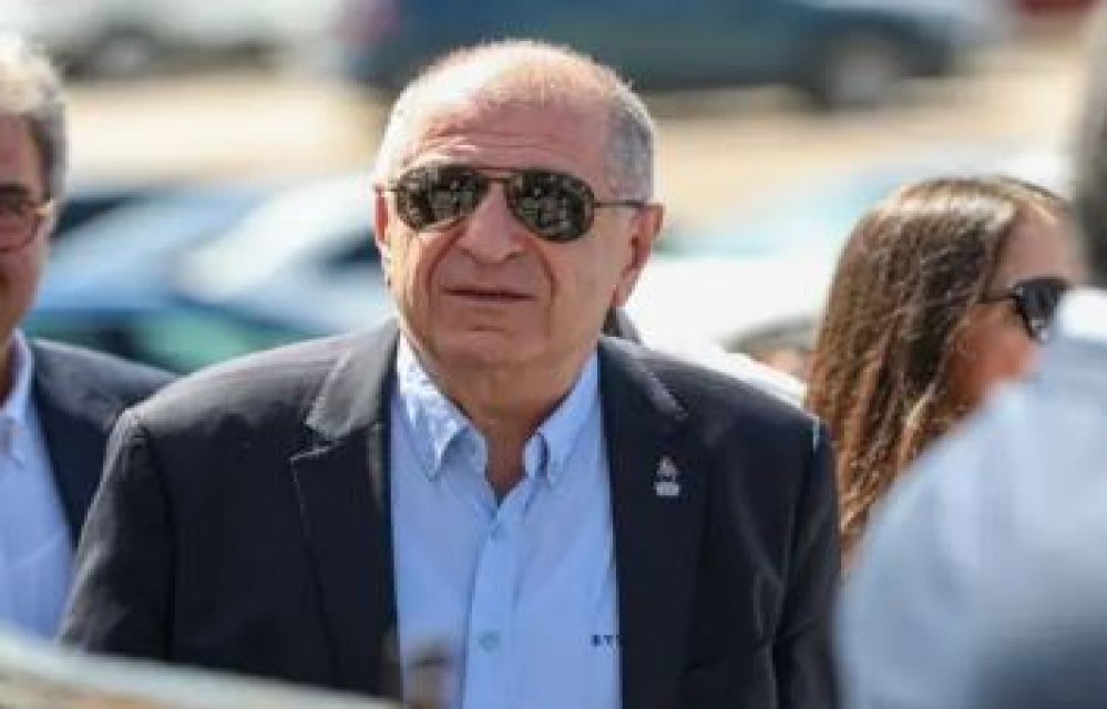 Kendini yazar ilan eden trolün, Özdağ'ı başörtüsü düşmanı göstermesine tokat gibi cevap