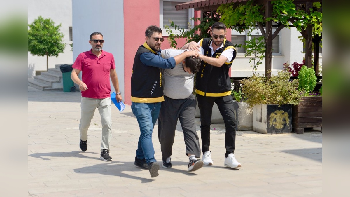 Adana'da vahşet: Kebapçıda annesini bıçaklayarak öldürdü