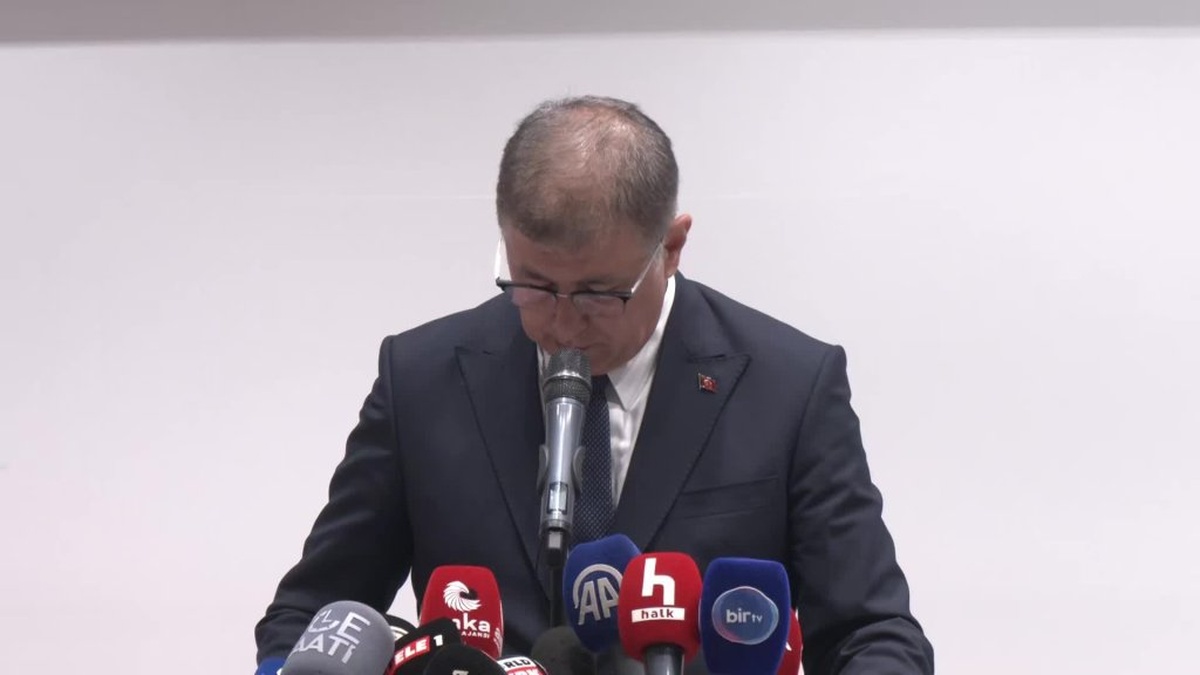 Cemil Tugay'dan siyasi yasak talebine tepki: 'Elle tutulur bir kanıt yok'