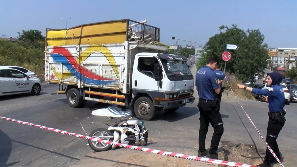 Ümraniye'de feci kaza: 17 yaşındaki motosiklet sürücüsü hayatını kaybetti