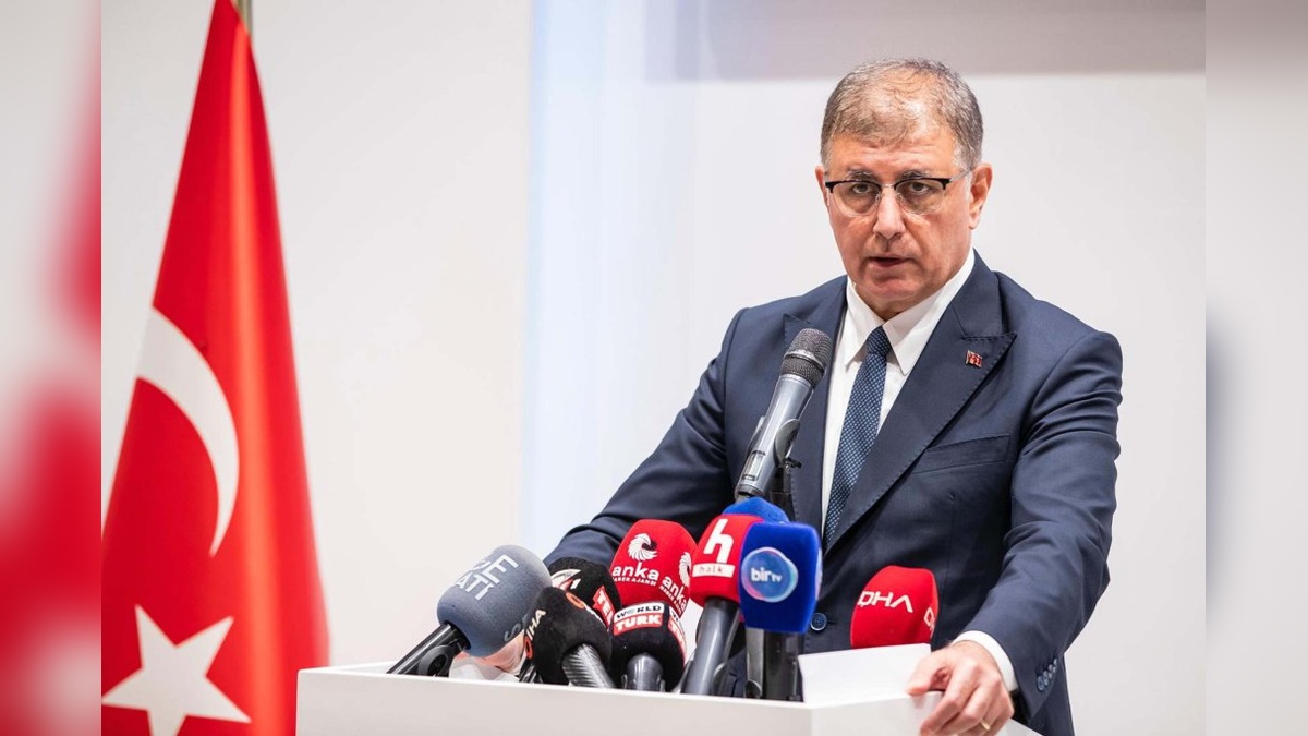 İzmir Büyükşehir Belediyesi'nde 1300 işçi çıkarıldı: Cemil Tugay'dan açıklama