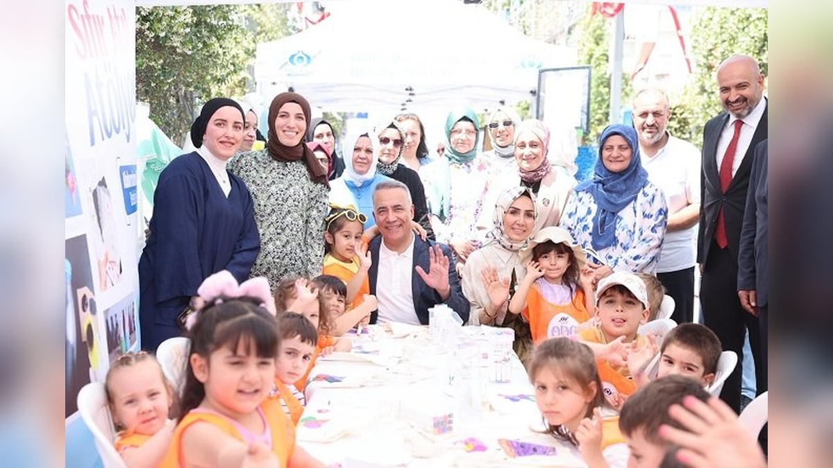 Sultangazi'de Sıfır Atık Projesi: Yarışmada dereceye girenlere altın ödülleri verildi