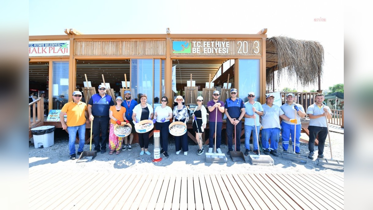 Fethiye'de Çalış Plajı'nda sigara izmaritleri temizlendi