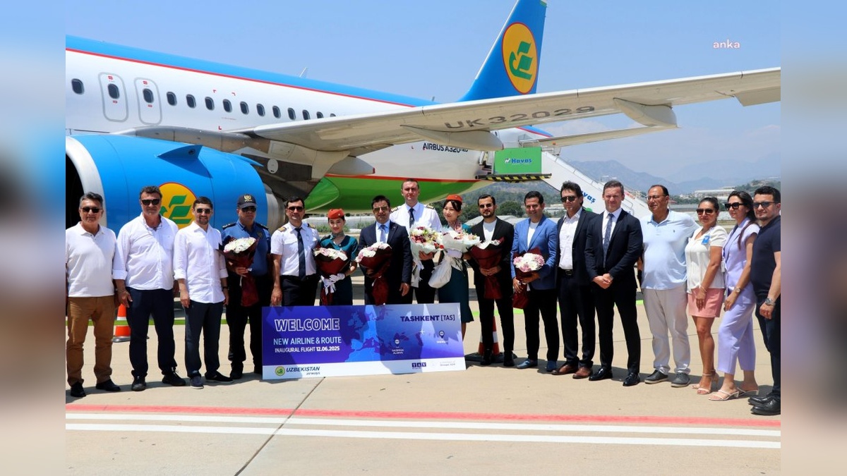 Gazipaşa-Alanya Havalimanı'na Özbekistan'dan uçak indi: 156 yolcu karşılandı