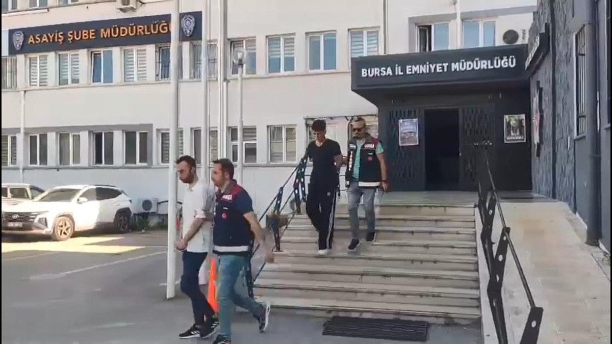 Bursa'da 700 bin TL'lik altın dolandırıcılığı: 2 şüpheli tutuklandı