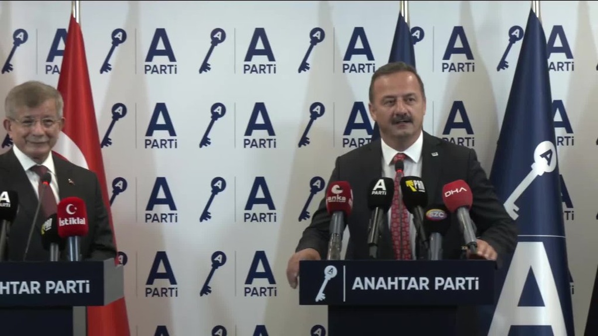 Davutoğlu ve Ağıralioğlu'ndan terör ve şeffaflık çağrısı