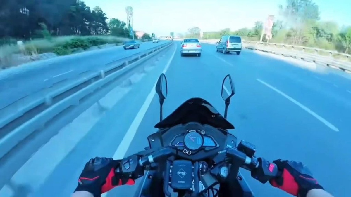 Maltepe'de motosiklet kazası: Kask kamerası dehşet anları kaydetti