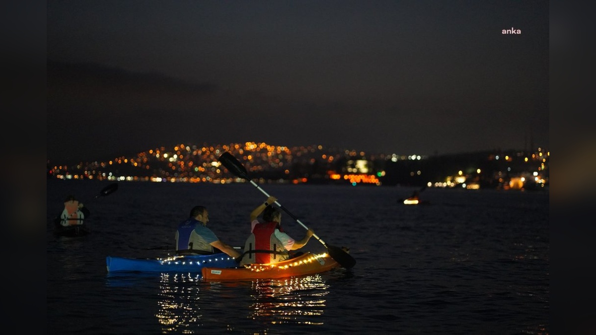 Beykoz'da dolunay eşliğinde yoga ve kano etkinliği
