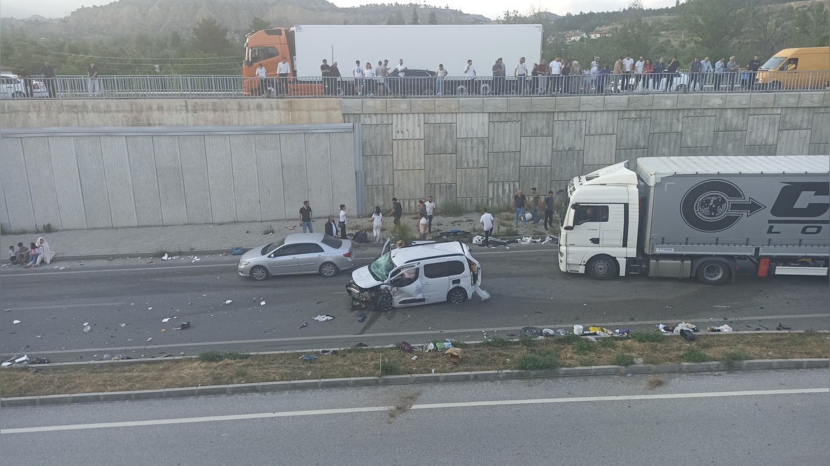 Tosya'da zincirleme kaza: 9 yaralı