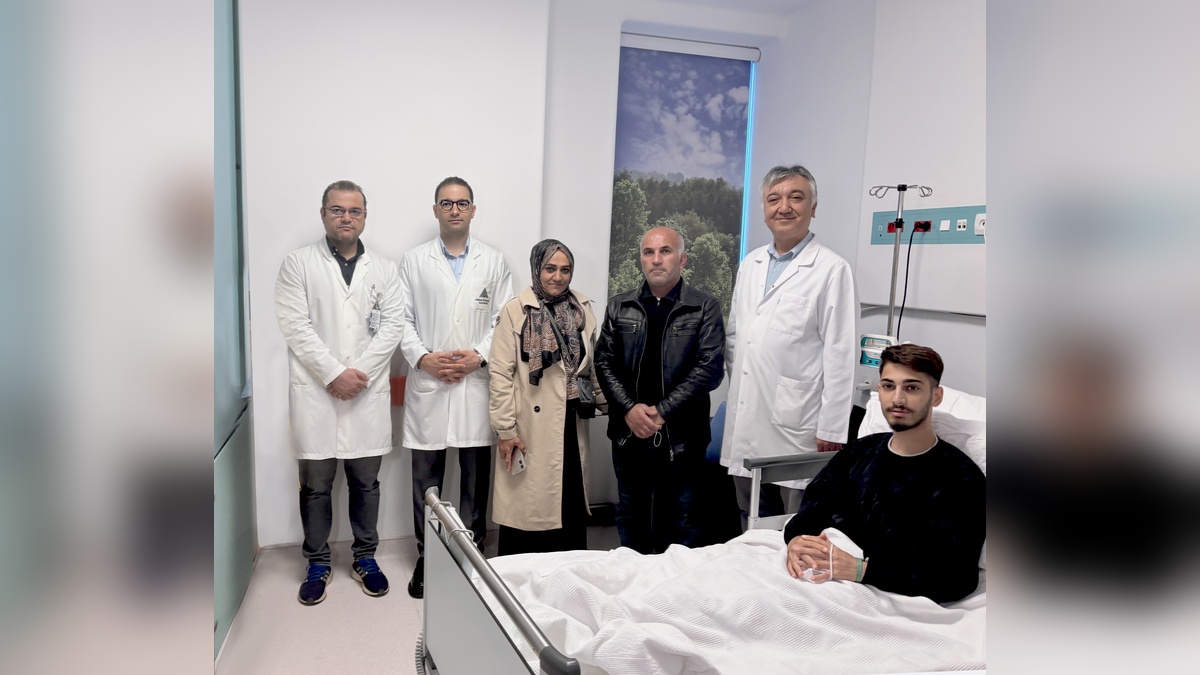 Sultanbeyli'de 19 yaşındaki Davut Minaz'a böbrek nakli: 'Umutlarım tükenmek üzereydi'