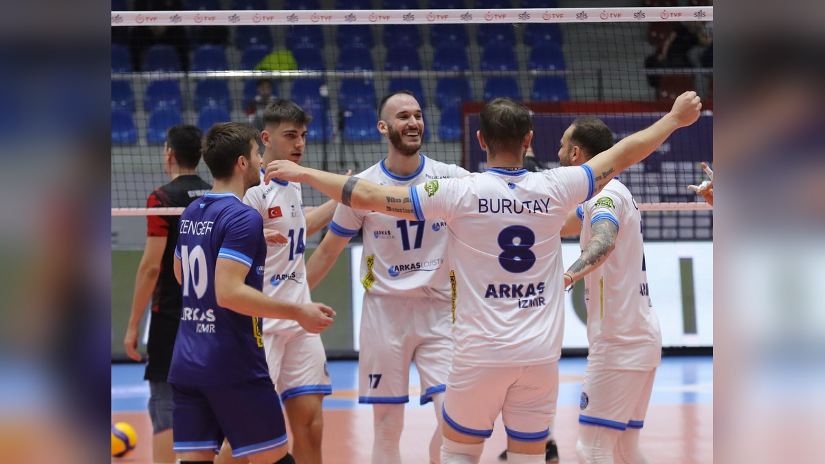 Arkas Spor, dört oyuncuyla yollarını ayırdı