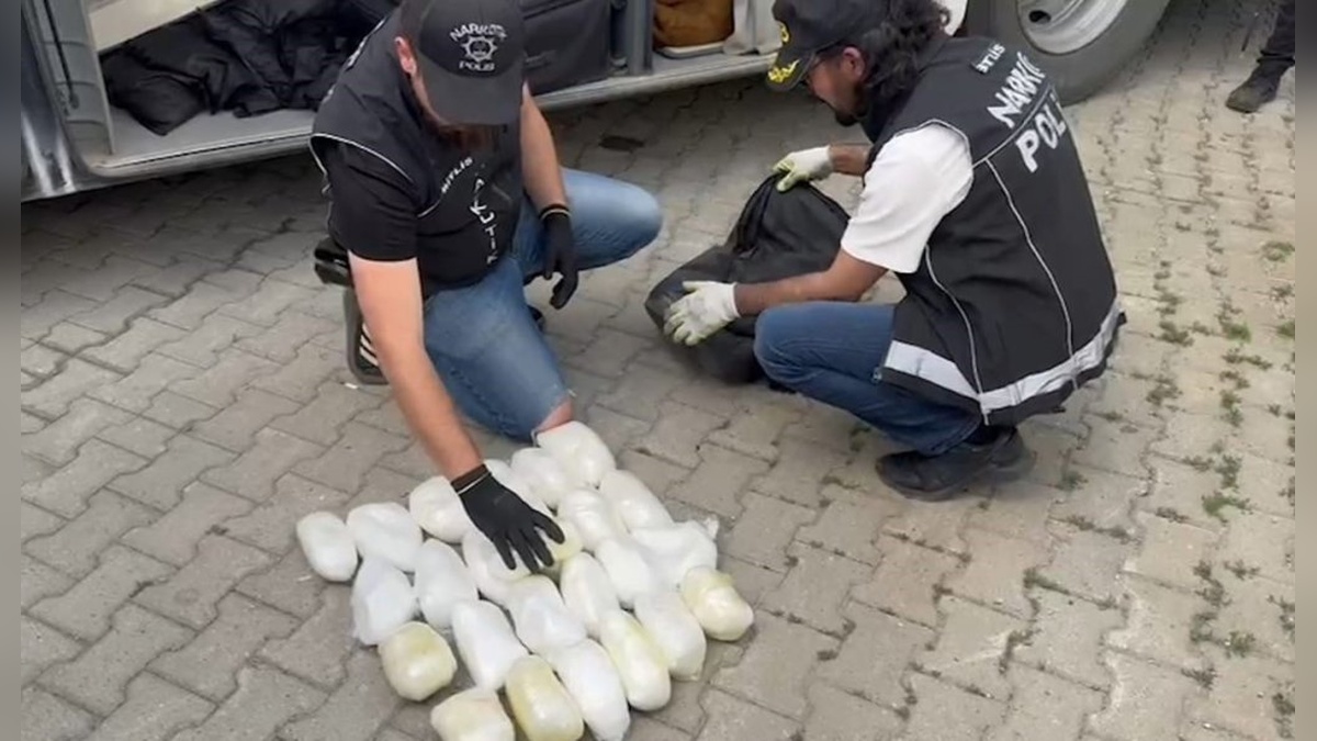 Tatvan'da otobüste 13 kilo metamfetamin yakalandı