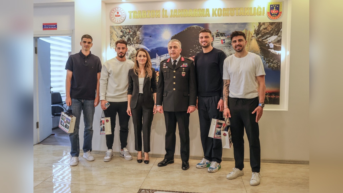 Trabzonspor, Jandarma Komutanlığı'nı ziyaret etti