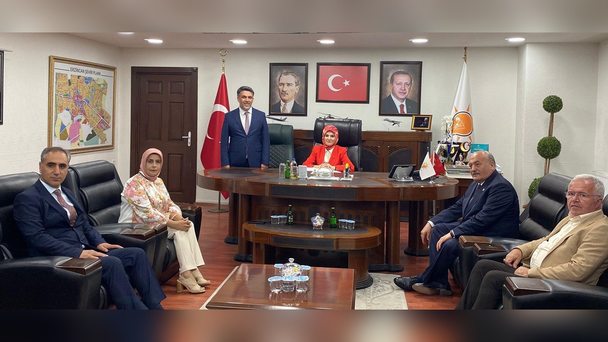 Göktaş, Erzincan'da AK Parti ve belediyeyi ziyaret etti