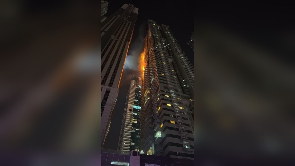 Dubai'de gökdelen yangını: 3 bin 820 kişi tahliye edildi