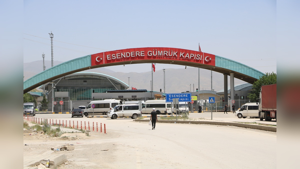 Esendere Gümrük Kapısı'nda 5 kilometrelik TIR kuyruğu