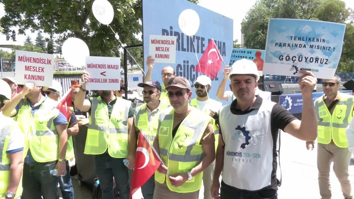 Ankara'da mühendis mitingi: 'Meslek kanunu istiyoruz'