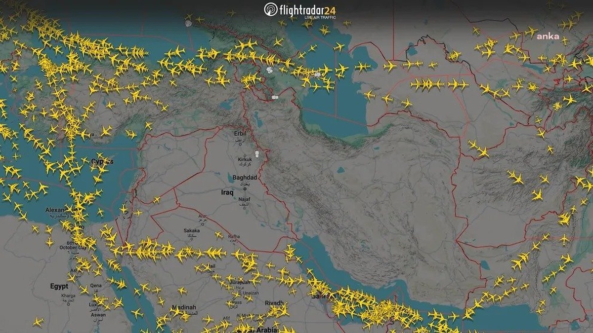İran hava sahası neredeyse boş: Uçuşlar yön değiştiriyor