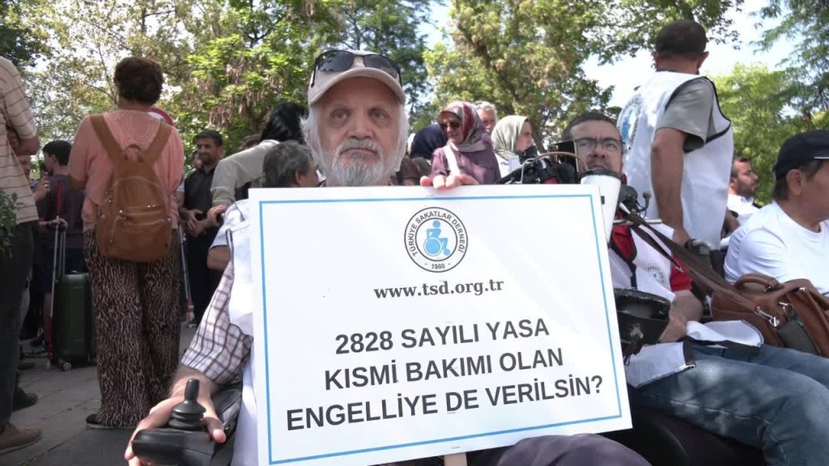 Ankara'da büyük engelli buluşması: 'Sosyal devlet dibe vurdu'
