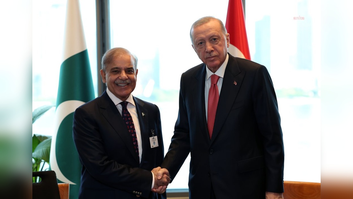 Erdoğan-Şerif görüşmesi: İsrail'in İran saldırıları kınandı