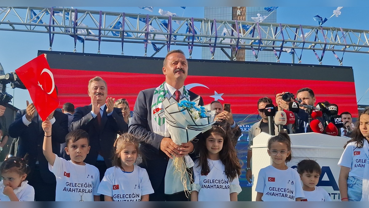 Ağıralioğlu Bursa'da yeni parti binasını açtı: 'Türk milletinin umudunu açıyoruz'