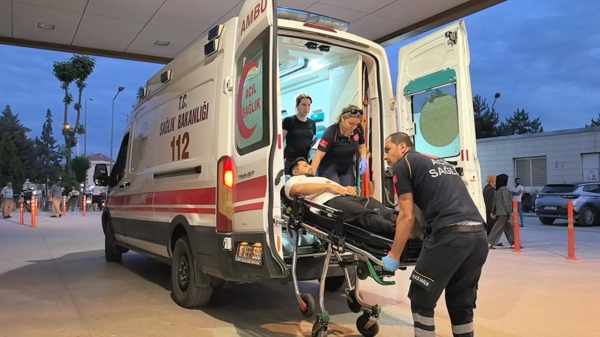 İnegöl'de arkadaş kavgası: 1 kişi ağır yaralı