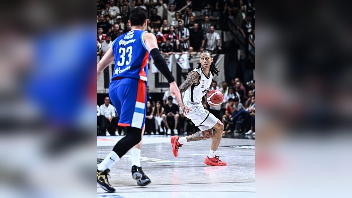 Beşiktaş Fibabanka, Anadolu Efes'i yenerek finale yükseldi