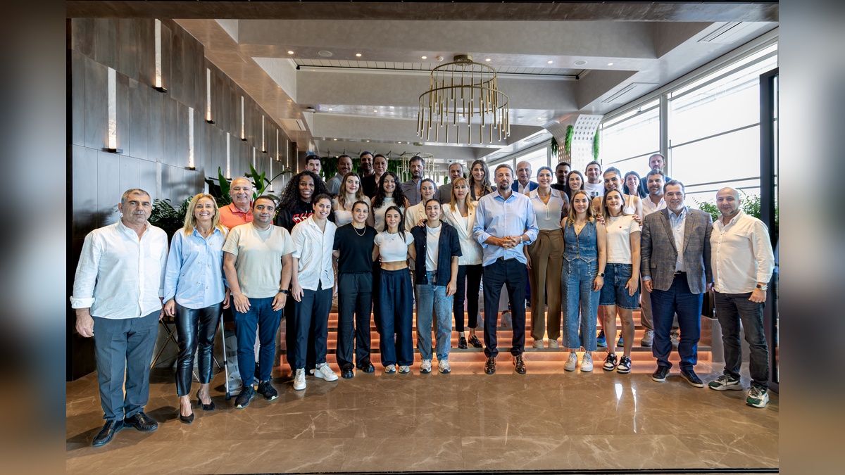 A Milli Kadın Basketbol Takımı'na uğurlama yemeği: Almanya'da şampiyonada mücadele edecek