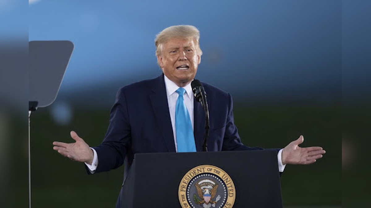 Trump, 79'uncu doğum gününde askeri geçit törenine katıldı