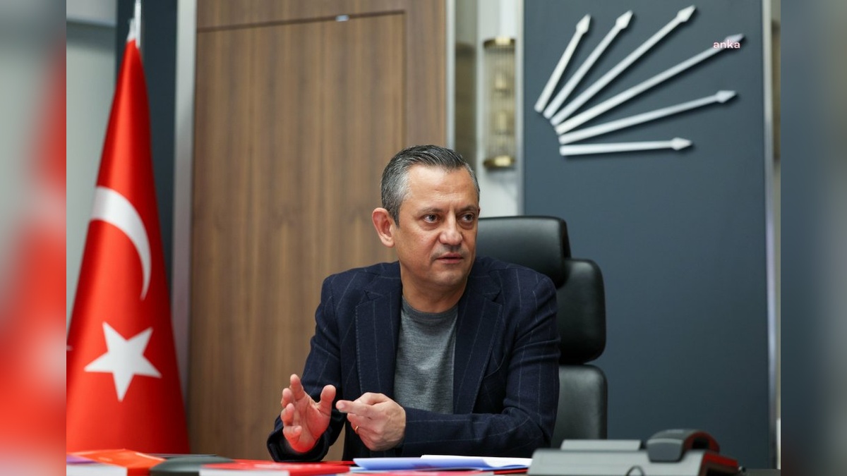 Özgür Özel'den Babalar Günü mesajı: Ekrem İmamoğlu ve tüm babalar için