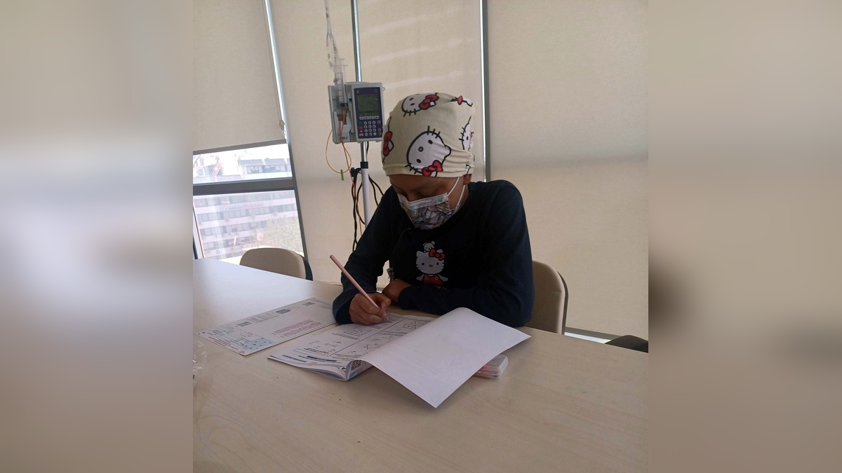 İzmir'de lösemili Hatice Badem, LGS sınavına hastanede girdi