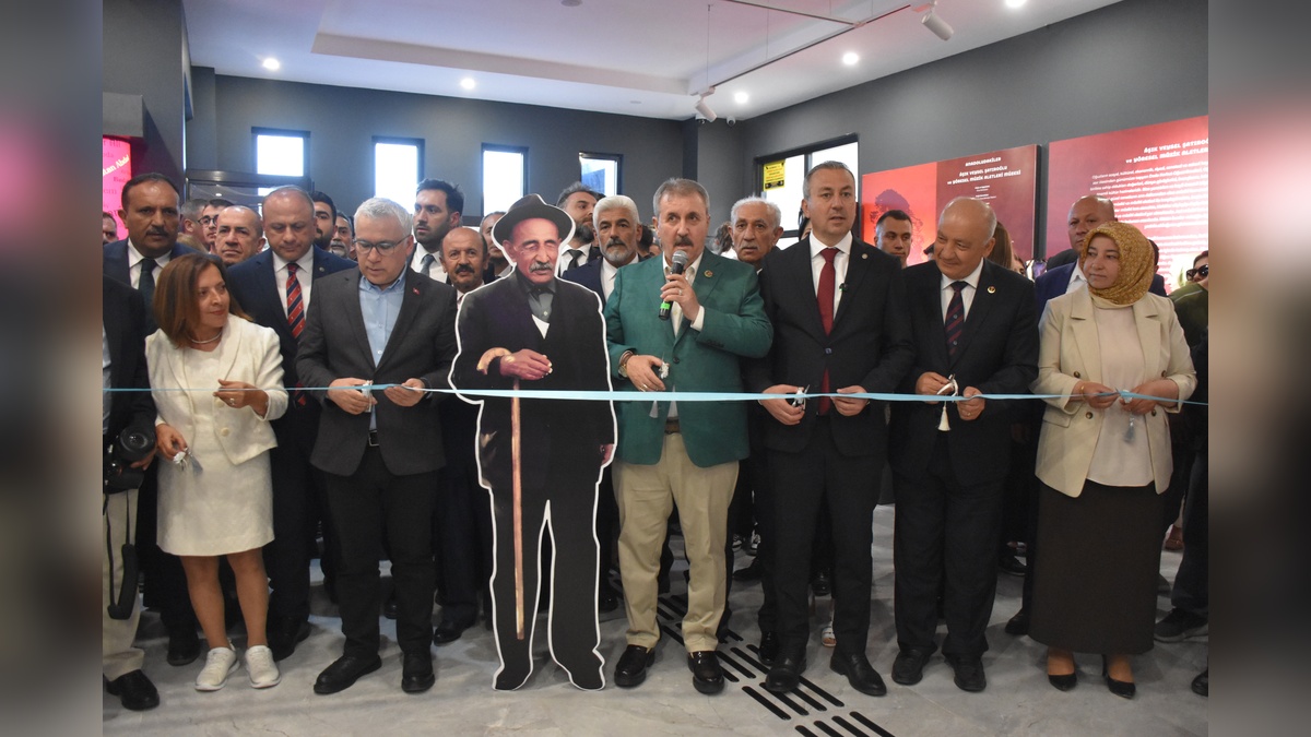 Sivas'ta Aşık Veysel Şatıroğlu Müzesi açıldı