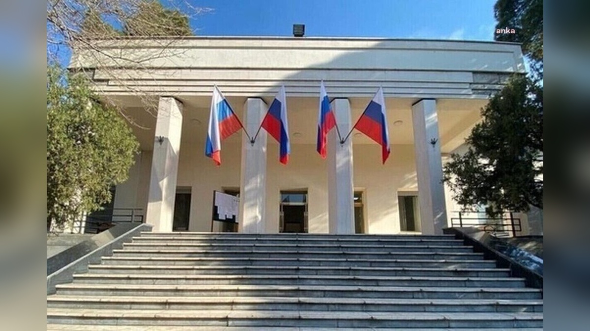 İran'daki Rus vatandaşları kara sınırından tahliye edilecek
