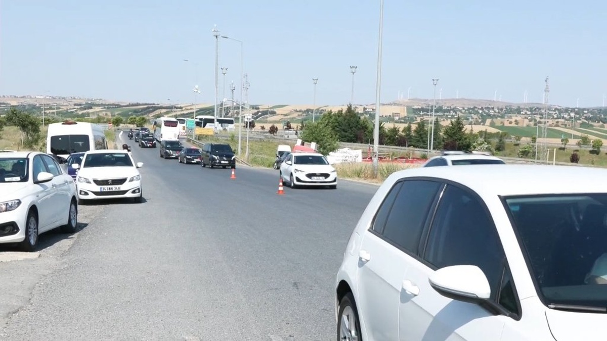 Özel, İmamoğlu davası için Silivri'de