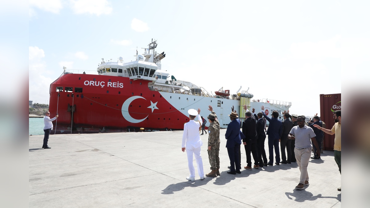 Oruç Reis Somali'den döndü