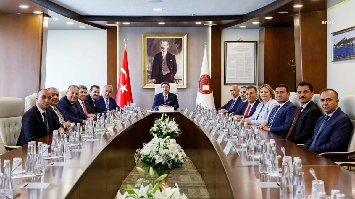 HSK'da yeni dönem: Turan Kuloğlu ve Fuzuli Aydoğdu başkanlığa seçildi