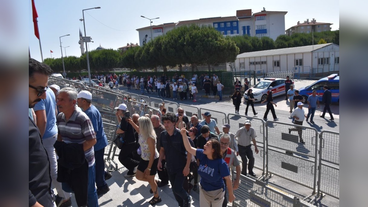 İmamoğlu'nun Silivri Savunması: 'Yargılanmıyoruz, Cezalandırılıyoruz'