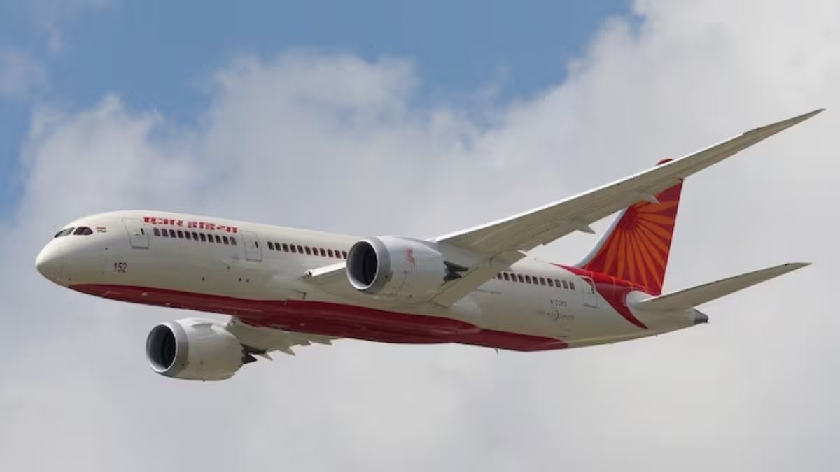 Air India uçağı teknik arıza nedeniyle Hong Kong'a geri döndü