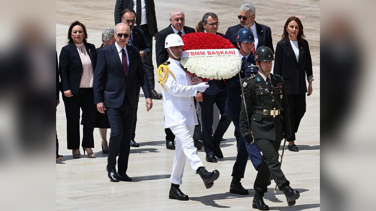 Kurtulmuş ve TBMM Başkanlık Divanı, Anıtkabir'i ziyaret etti