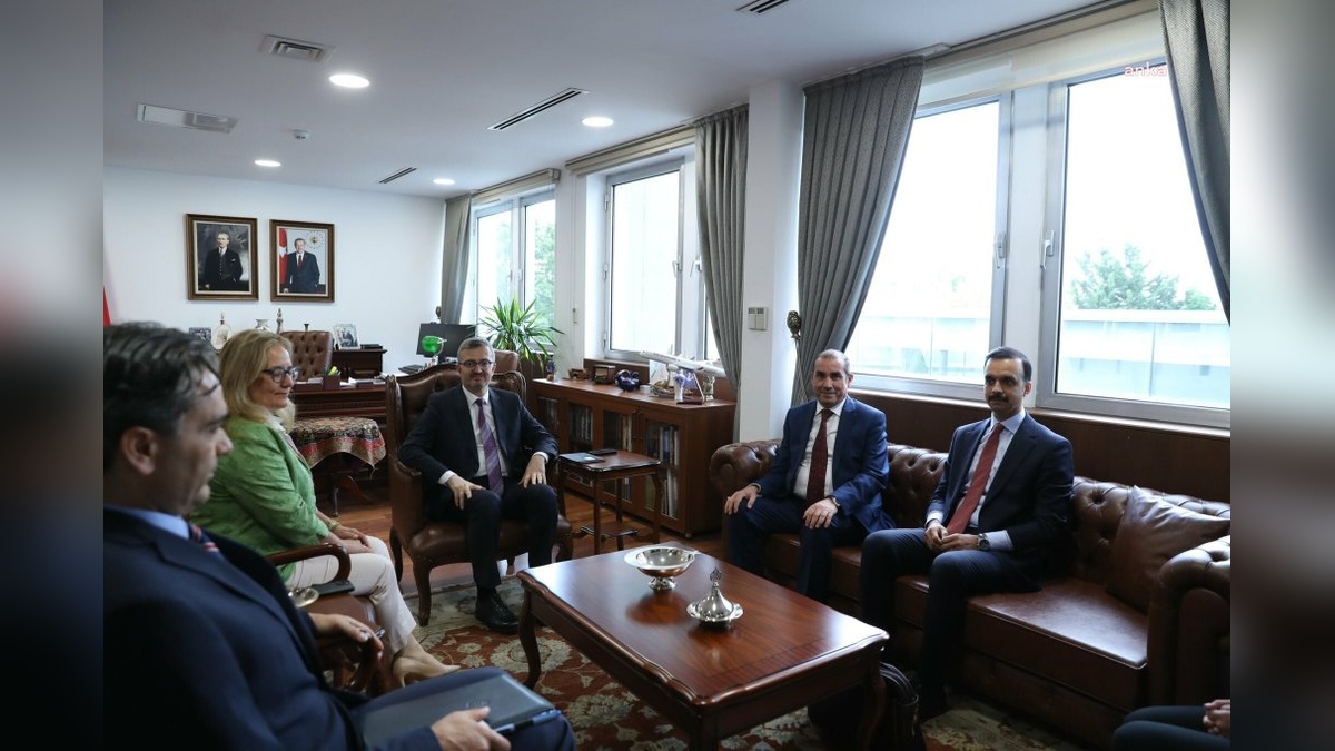 Duran, Irak Büyükelçisi el-Laçmavi'yi kabul etti