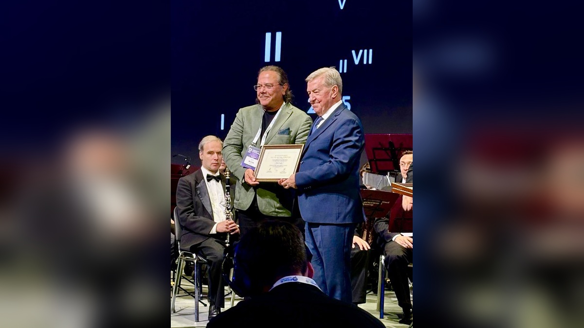 Prof. Dr. Oktar Asoğlu, Rusya Kolorektal Cerrahlar Derneği'nin onursal üyesi seçildi