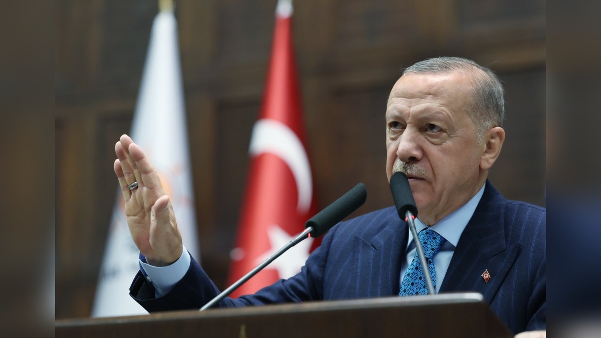 Erdoğan: Barış için çabalıyoruz, saldırılara da gereken cevabı veriyoruz