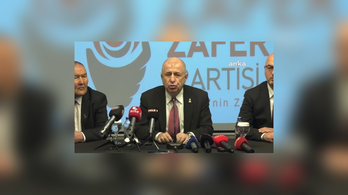 Özdağ: Yeni anayasa tartışmaları inandırıcı değil