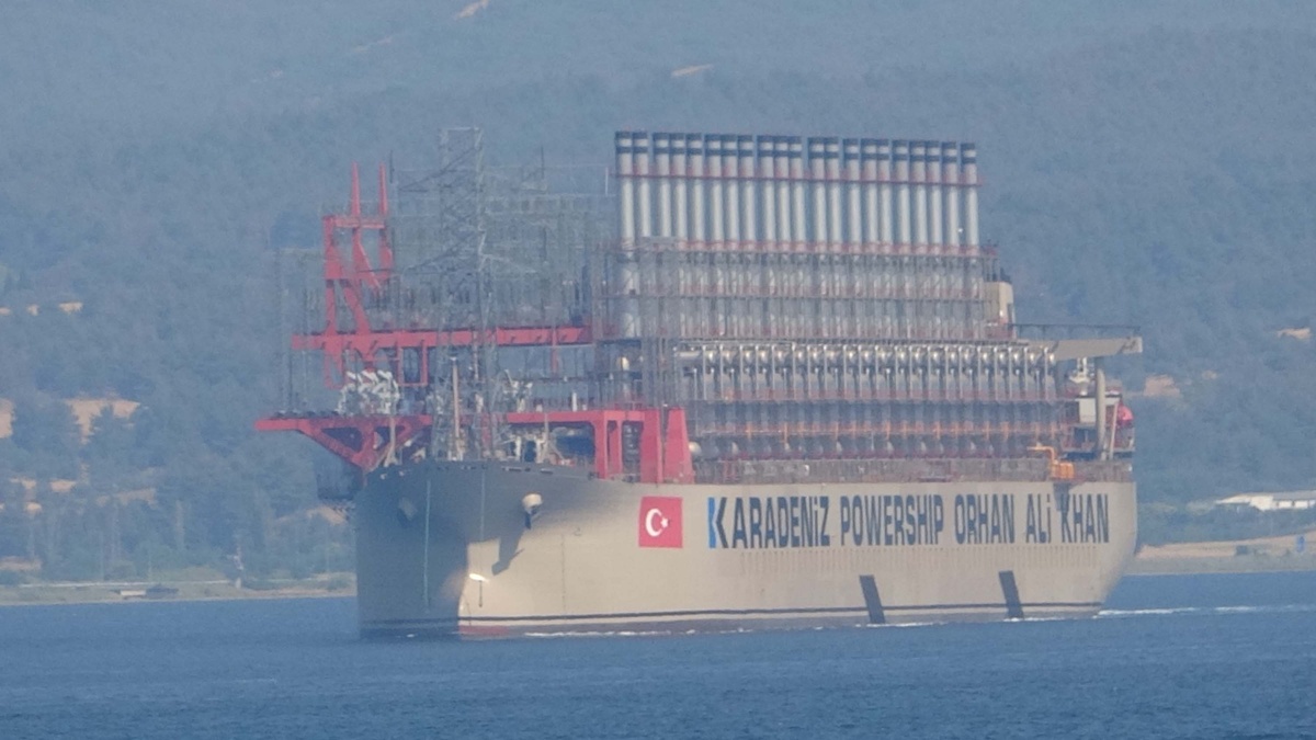 Karadeniz Powership Orhan Ali Khan Ege Denizi'ne doğru hareket etti
