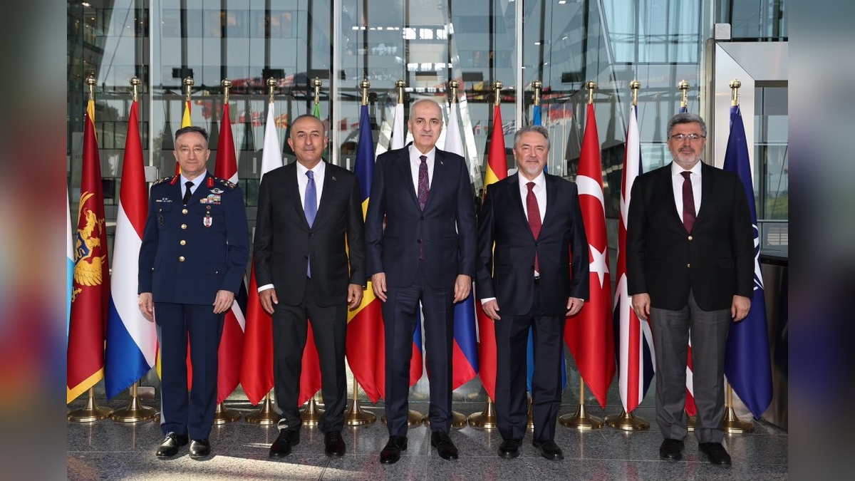 Kurtulmuş, Brüksel'de NATO temaslarında bulundu
