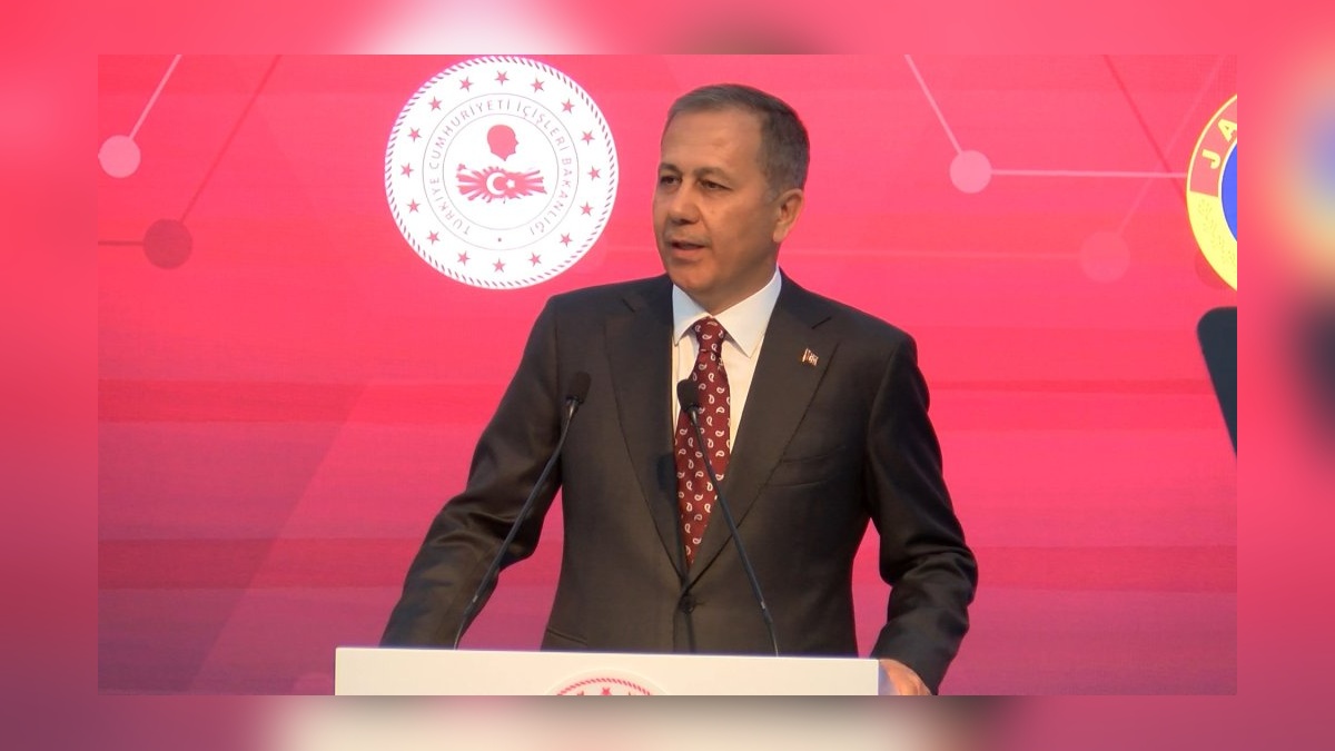 Yerlikaya: 260 bin suç unsuru içeren hesap tespit ettik