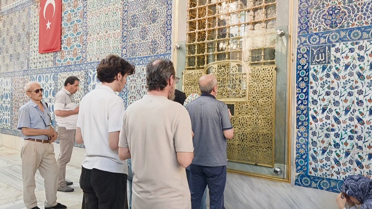YKS Adayları Eyüp Sultan Camii'nde Dua Etti